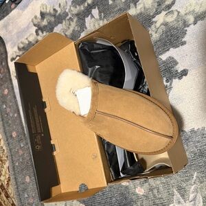 UGG Chestnut Mens Brown Slip-On Scuff Slippers